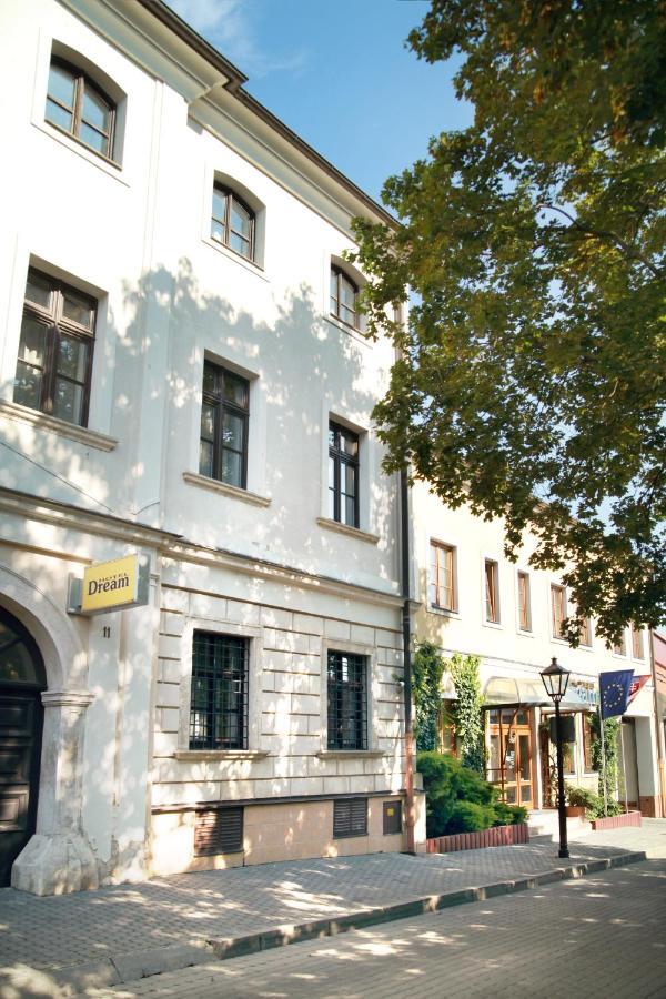 Hotel Dream Trnava Exterior foto