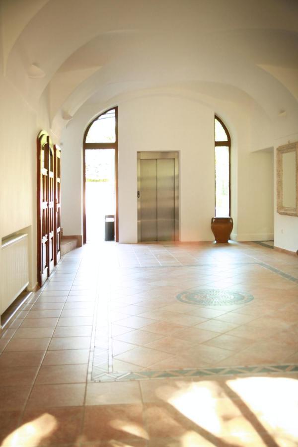 Hotel Dream Trnava Exterior foto