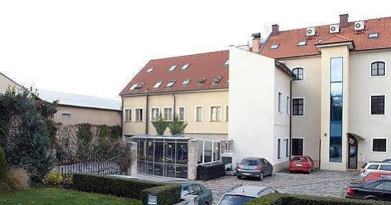 Hotel Dream Trnava Exterior foto